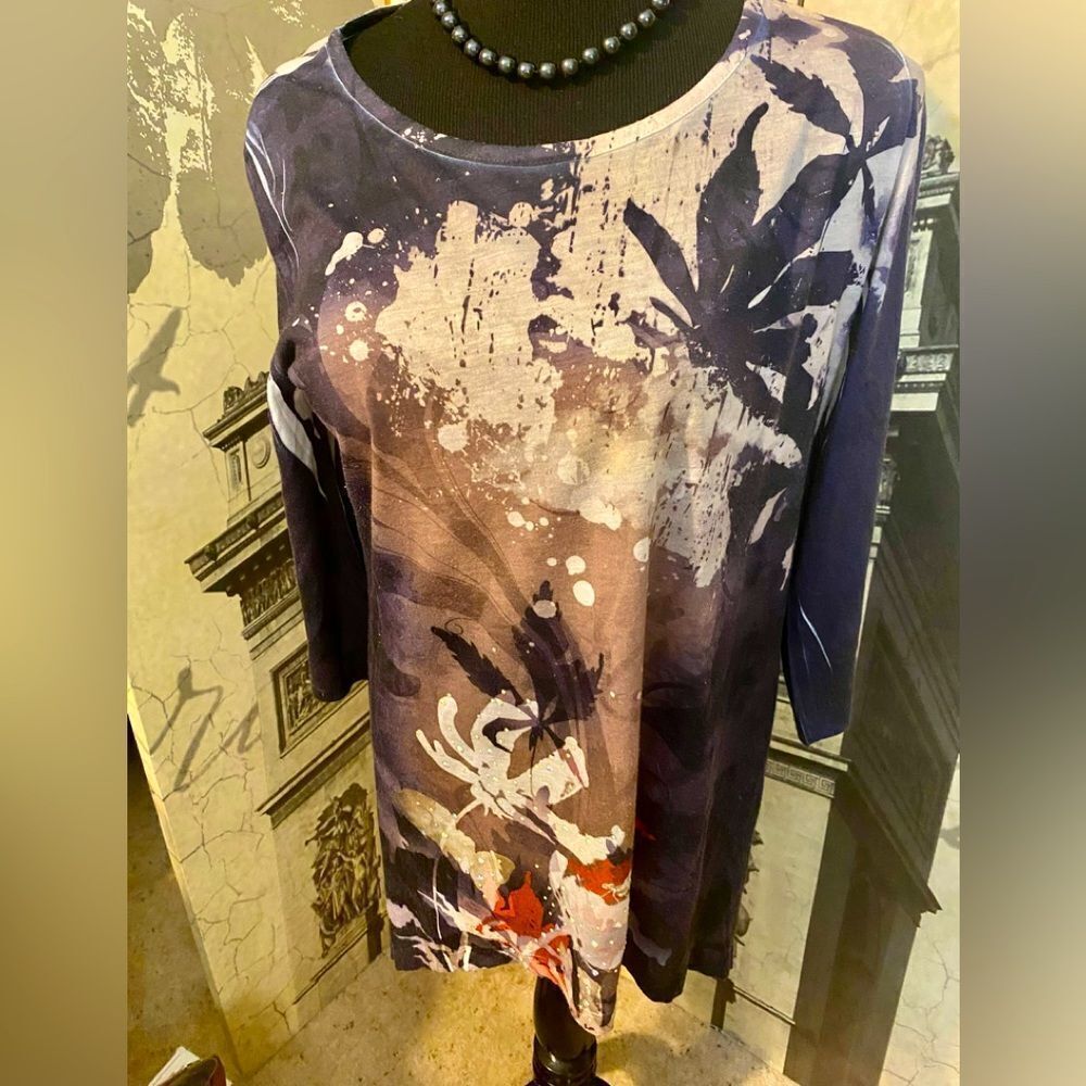 Beautiful top by Toffee & Apple in size large